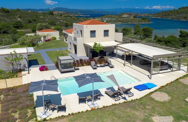 Private paradisiac island gateaway