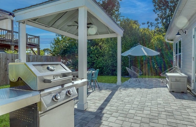 Private Patio | Minutes to Beach! | FLPCB88