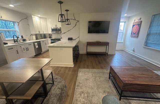 Private Pickleball Paradise w/Spacious 1 Bedroom Apartment & Lake Travis access