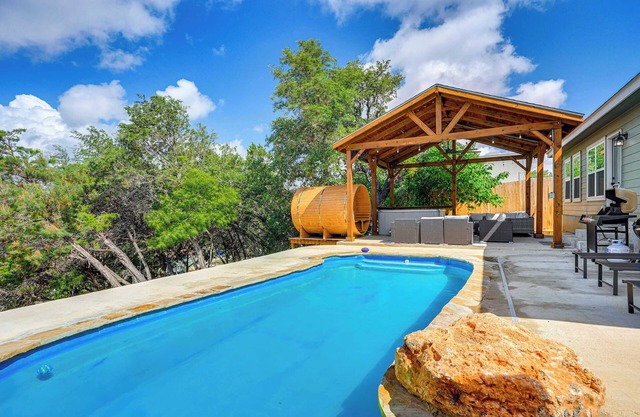Private Pool | Fire Pit | Hot Tub & Sauna!
