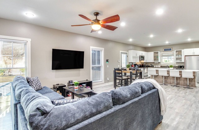 Private Pool & Game Room: Home Near Savannah