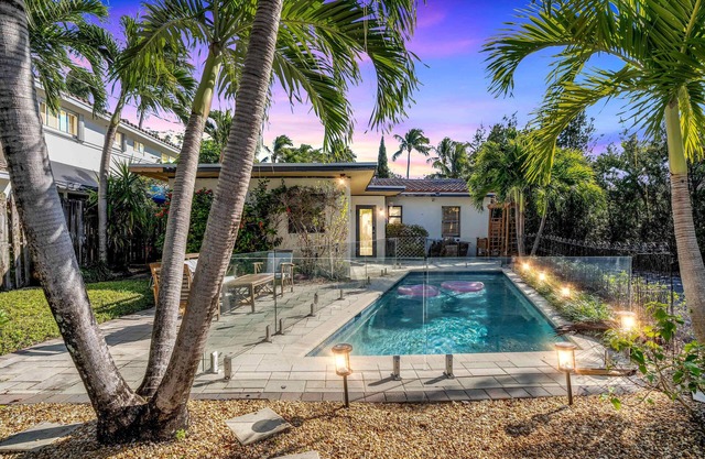 Private Pool Oasis Close to Beach w/New Interior!