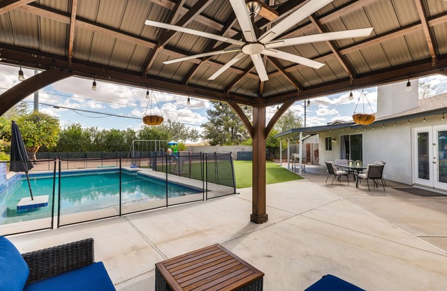 Private Pool & Playground: Phoenix Paradise!