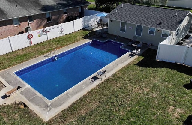 Private Pool & Spa Near Casino 1 p.m. Check-in/Out, Cozy Pool & Hot Tub Retreat by Casino