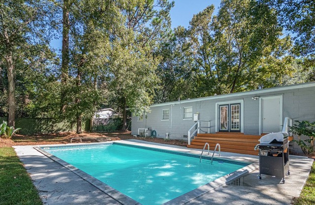 Private Pool - Walk to FSU Campus - Hot Tub