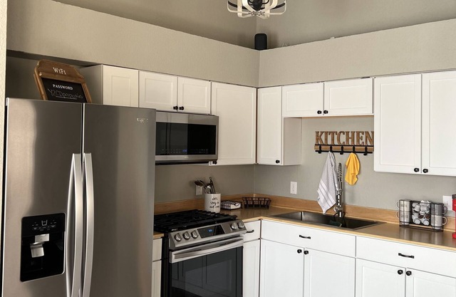 Private, Quiet & Cozy *2BR/1BA *Owner Managed *Sleeps 5 *Fully Remodeled