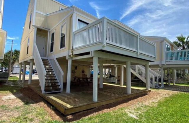 Private Resort Villa Beach Service Included Golf Cart Boat and Trailer Friendly