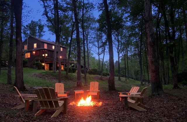 Private Retreat on 10 Acres Minutes from Monticello, Wineries & Charlottesville!
