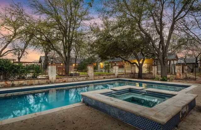 Private River Oasis Pool, Hot Tub & Family Fun