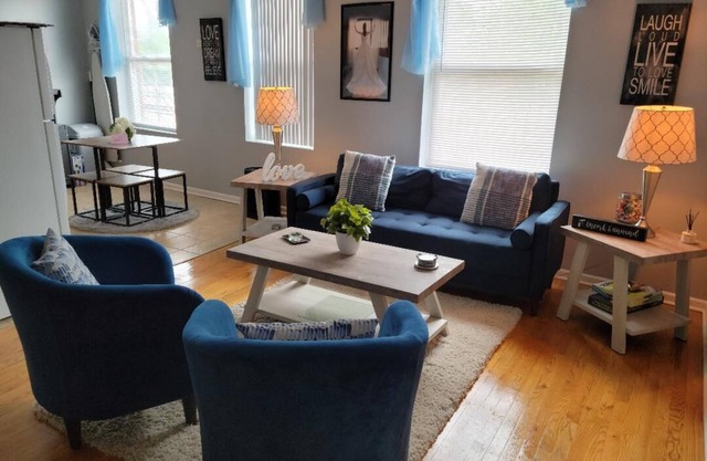 Private Romantic 2 Bedroom suite in the beautiful and historic Beverly community