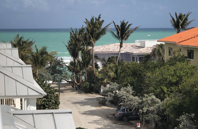 Private Rooftop Pool, Luxury Oceanside Home, White Sand Quiet Beach, Elevator