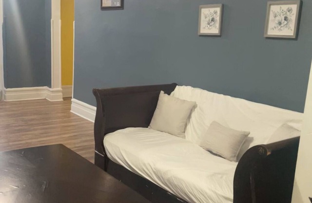 Private room in enjoyable Newark with WiFi, AC