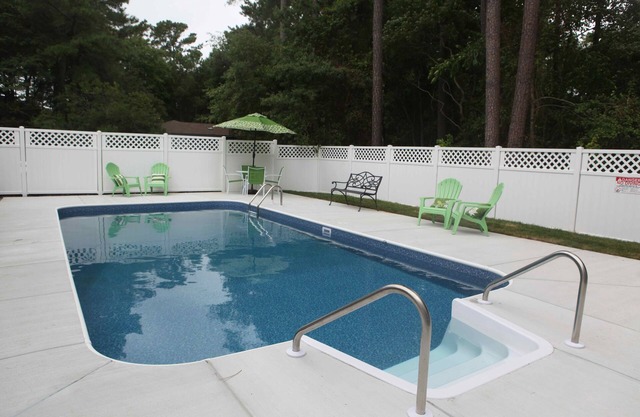 Private Salt-Water Pool-Close to Ocean!Kayaks provided-Crabbing Dock-sleeps 14+
