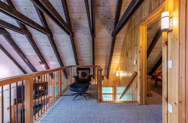 Private Ski Cabin - Minutes to Mt. Okemo and Ludlow Village