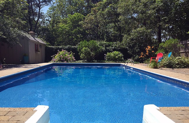Private, spacious 5 bedroom mini-estate. Prices slashed for one remaining week