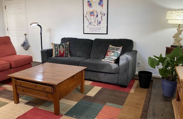 Private studio apartment in the countryside!