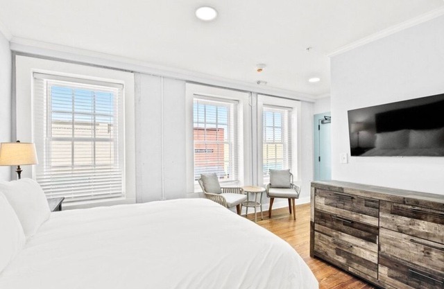 Private Studio Getaway in the Heart of Downtown!