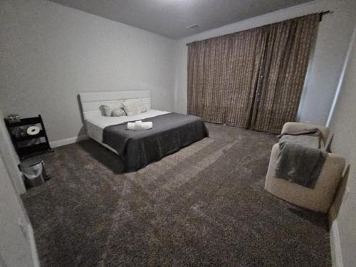Private Suite Ensuite Bath&Walk in Closet