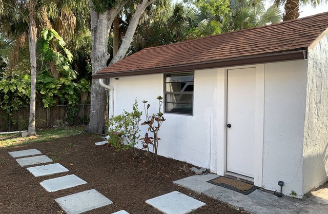 Private Tiny-Home, bath, mini kitchen, twinbed, desk, micro, FIT, MLB, 3m2 beach