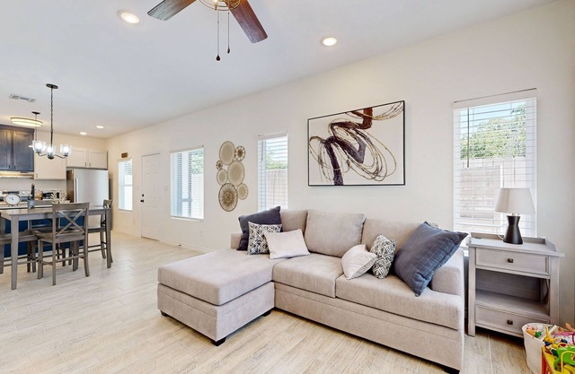 Private townhome with full kitchen, patio and close to everything