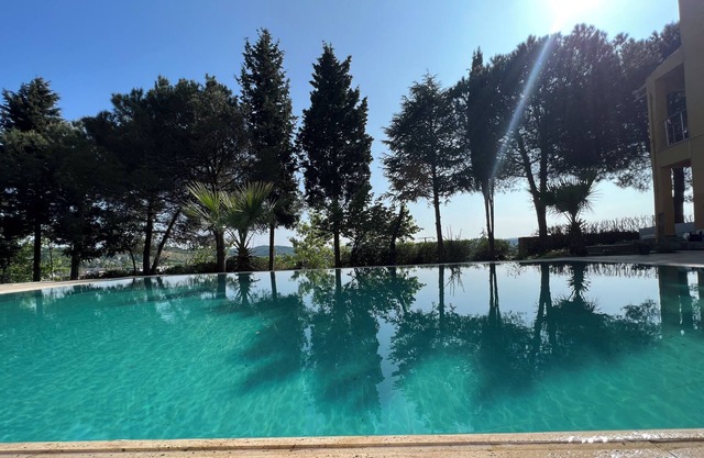 Private villa with w/pool and large green garden close to the centre and beaches