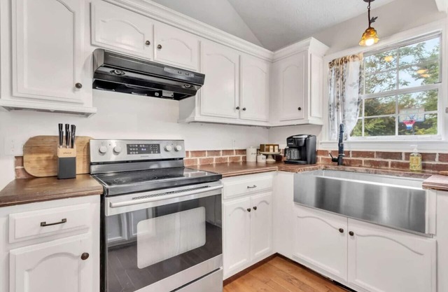 Private Yard · 3BR Home · Safe & Quiet Block