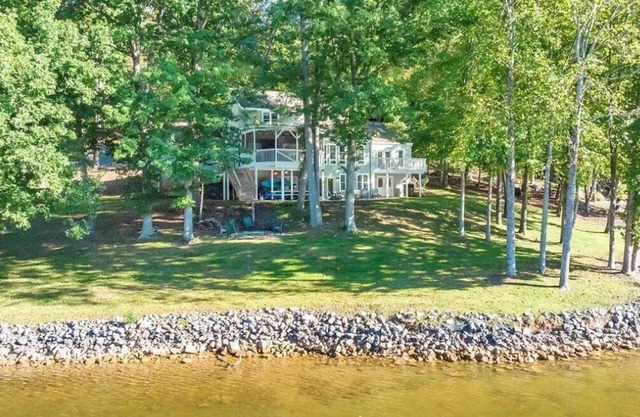 Procrastinated? Availability from August 18-28 and only a 3 night minimum!