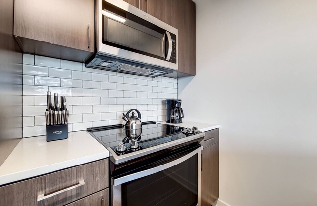 Professionally Designed One Bedroom In Jersey City