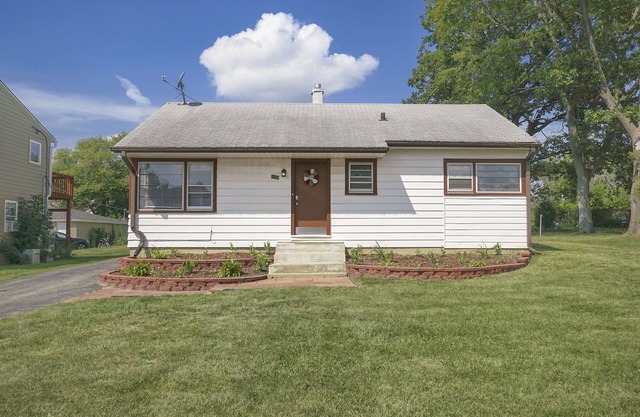 PROMO 10% MONTHLY DISCOUNT!nComfy Home w Access to Major Roads/Hwys, Huge Yard
