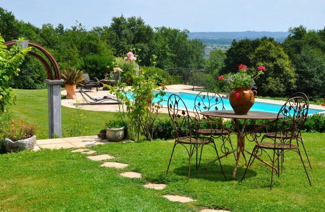 PROMO 15% A WEEK OLD RENOVATED BARN WITH POOL