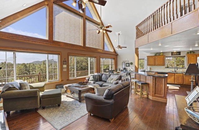 PROMO 15%WEEKLY/25% MONTHLY nSpectacular views of the rim and the granite dells