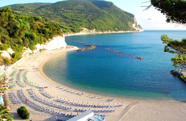 Property with Two Pools. Wedding and Group Holidays sleeps 73 people
