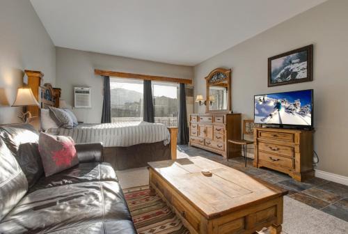 Prospector Lodge 612 by Moose Management