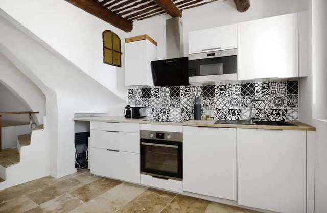 Provençal village house 9 persons