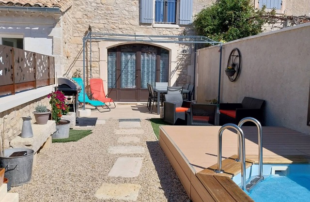 Provencal gite at the foot of the Alpilles mountains
