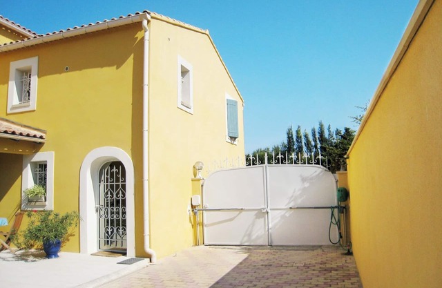 Provencal house with all comforts. Pool & air-conditioning, PK pets allowed.