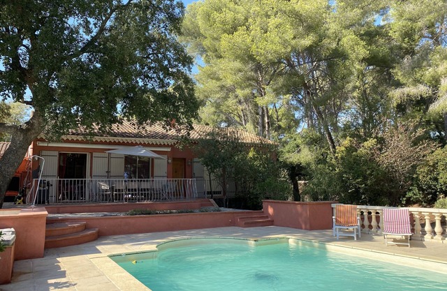 Provençal villa lou clappas with privative swimming pool and wooded garden