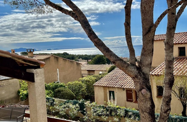 Provencal villa near Marseille - 5 min walk to the sea - Wi-fi - AC - Sea view