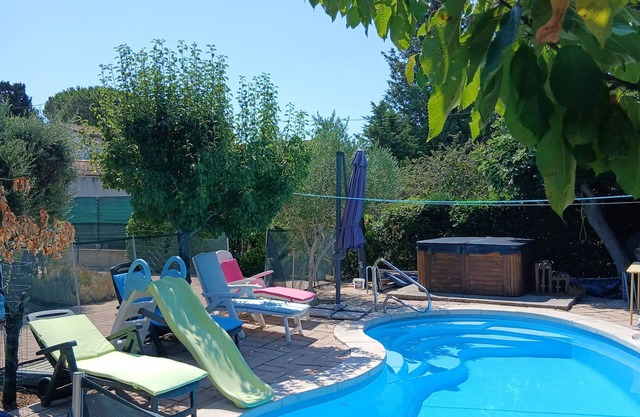 Provence Family Bungalow 3 Pcs quiet Heated pool