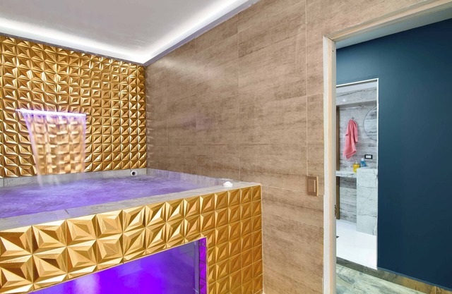 Provenza Apartment 5-bedroom apartment with Jacuzzi!, AC in all bedrooms
