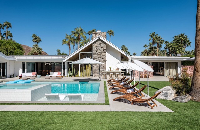 PS Aloha: Welcomes with Stunning Style, Views, Pool, Spa and Pet Friendly