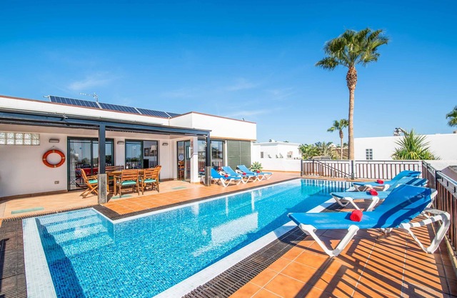 Puerta de Hierro - Three Bedroom Villa, Sleeps 6