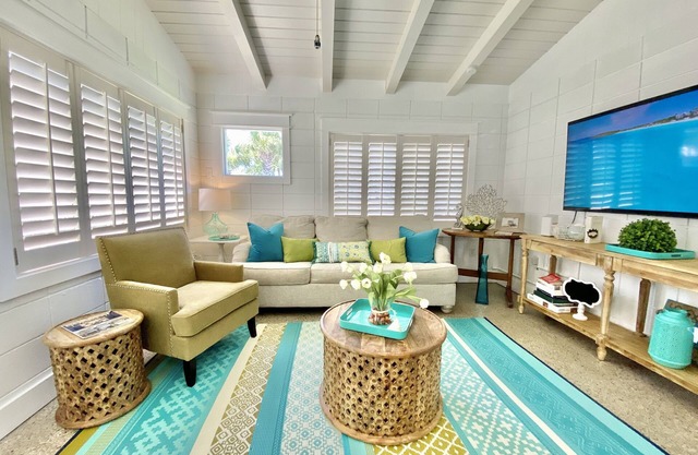 Pup Friendly Cottage~Just Remodeled ~4 Doors to the Beach! ~ August 20-23 Only $498!