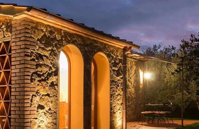 Pure relaxation in an upscale atmosphere for 2/3 people, pool, wifi, near the sea