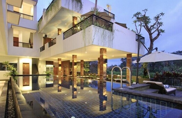 Puri Padma Hotel