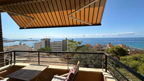 PV20B, Amplio apartamento centrico, 50 mt de la playa y vistas al mar