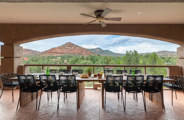 Pyramid by AvantStay | Luxe Sedona Mansion w/Views, 7mins to Downtown