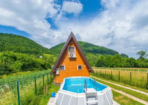 Pyramid Energy House