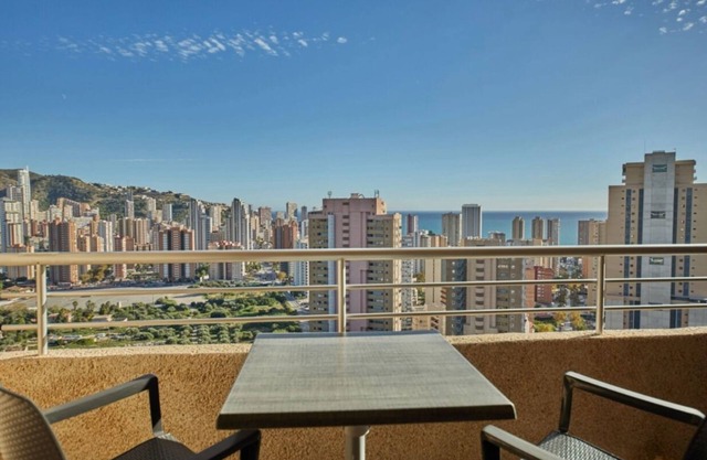 Quadruple chalet 700 m from the beach 15 minutes from SSA airport