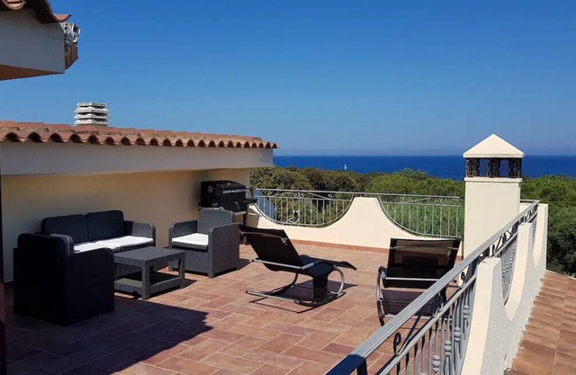QUADRI LIBEROTTO: THREE-BEDROOM APARTMENT IN VILLA, with splendid sea view